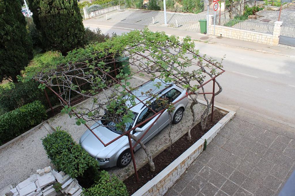Pineta House Vidos Apartment โปเรช ภายนอก รูปภาพ