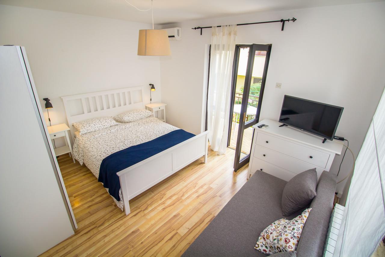 Pineta House Vidos Apartment โปเรช ภายนอก รูปภาพ