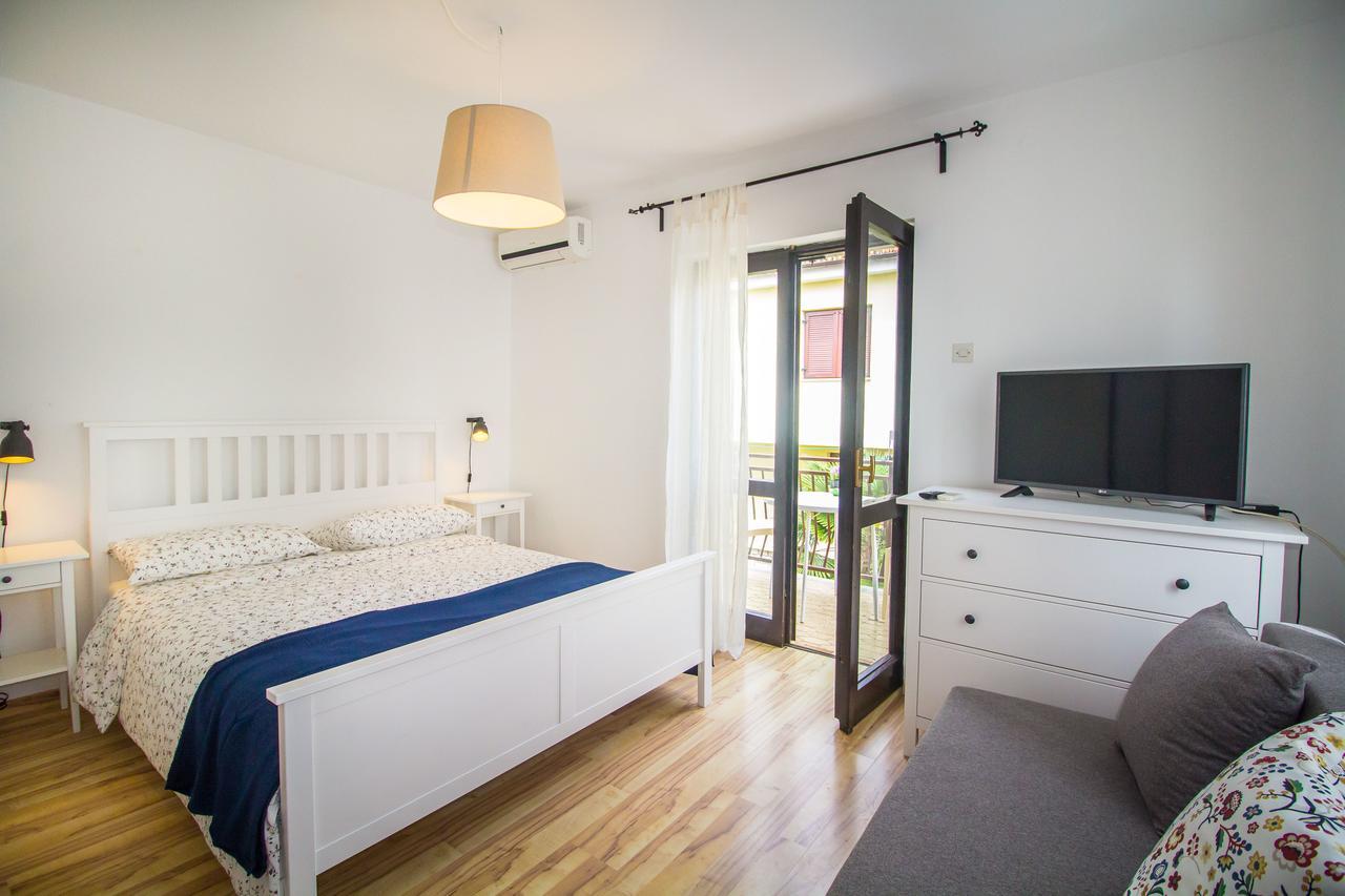Pineta House Vidos Apartment โปเรช ภายนอก รูปภาพ